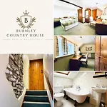 Konukevi Burnley House *