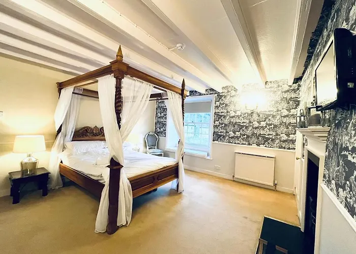 Guest house Burnley House