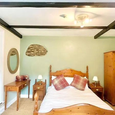 ゲストハウス Burnley House